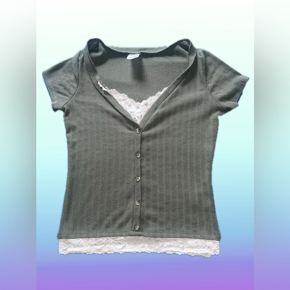 No Boundaries Olive Ribbed Button-Front Top - Picture 4 of 7